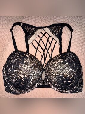 Victoria’s Secret Very Sexy black lace Push-Up Bra 34D